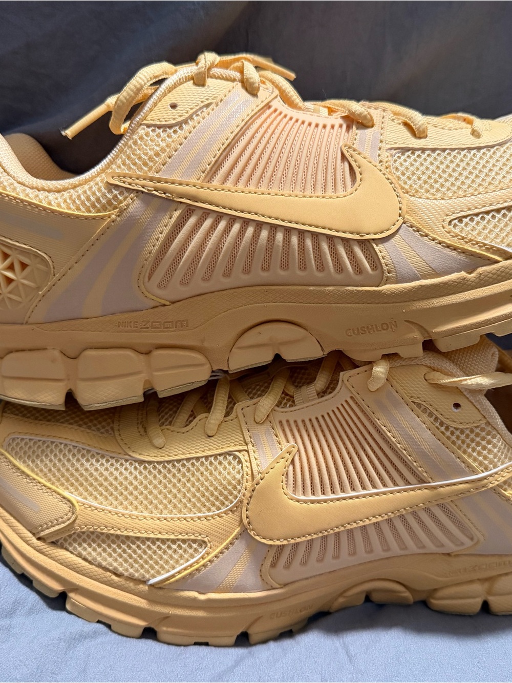 Nike Men’s Vomero 5 Sneakers